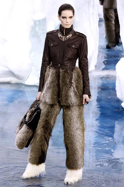 Look 13